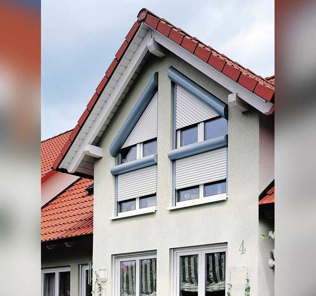 Aluminium- und Kunststoffrollläden in verschiedenen Formen und Designs.