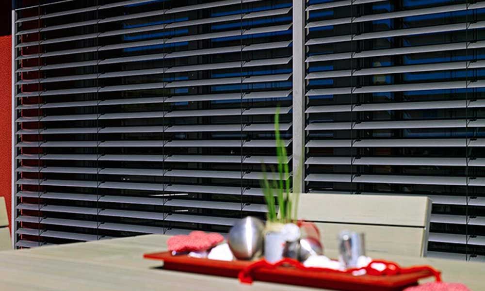  M&S Fenster bietet Raffstoren in Markenqualität